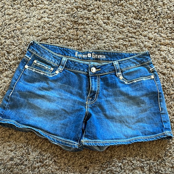 Sz 32 Jean shorts- bought at runnings - Picture 2 of 4